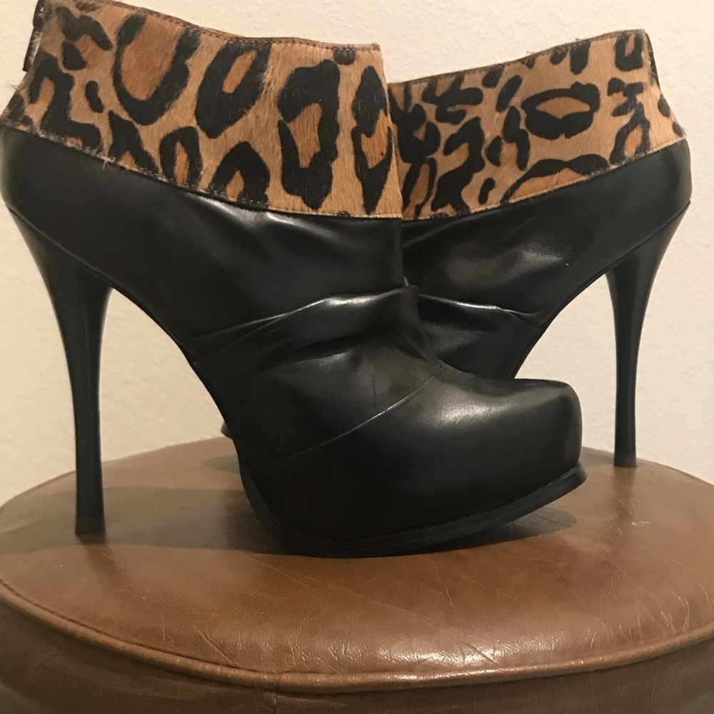 5/48 Black Leather and Leopard Street Booties
